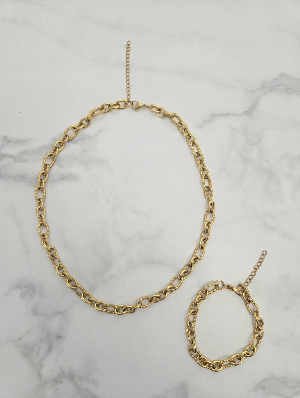 Gold Chunky Chain Necklace and Bracelet Set Textured Oval Links Jewelry Set - Picture 2 of 13